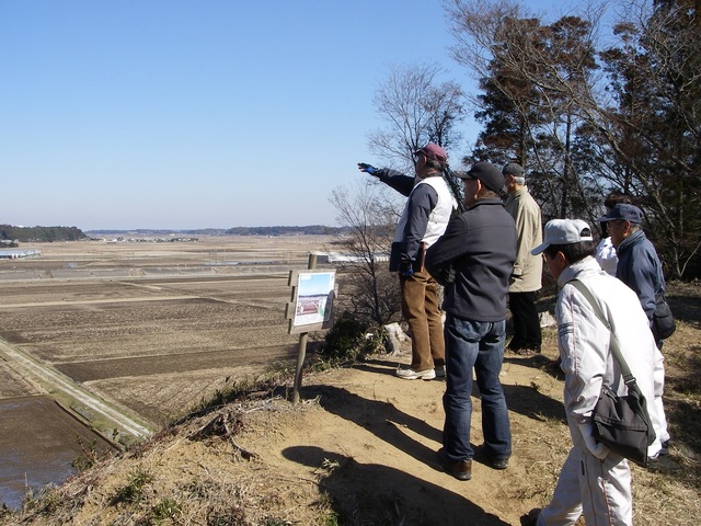 ふるさとガイド案内東山虎口から印旛沼方面の眺望1.jpg